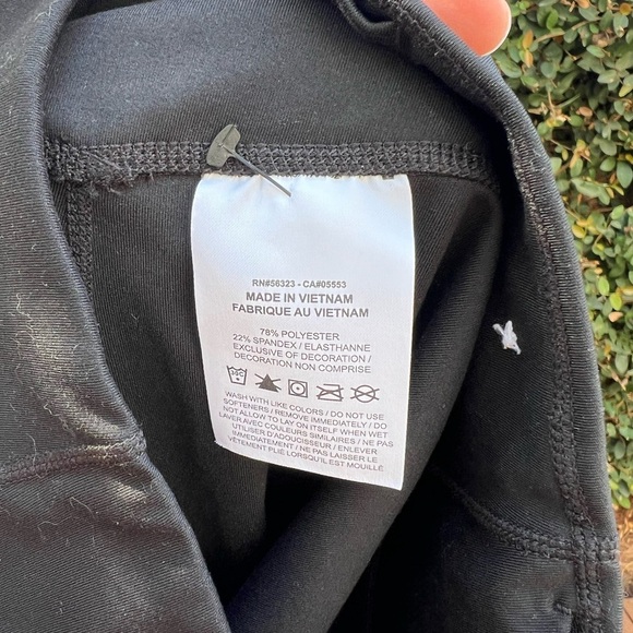 Nike One Women's Mid-Rise Capri Leggings Medium (NEVER WORN) - Picture 3 of 5